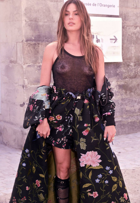 Naakte gelekte OnlyFans-foto van Isis Valverde