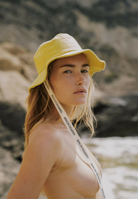 Naakte gelekte OnlyFans-foto van Oceane Le Ny