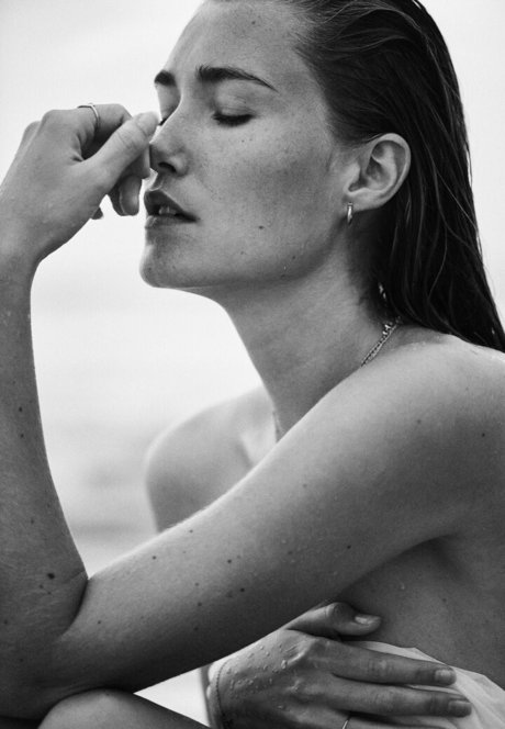 Naakte gelekte OnlyFans-foto van Oceane Le Ny