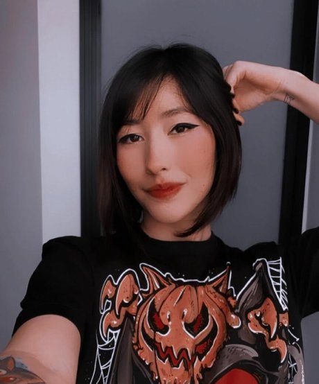 Naakte gelekte OnlyFans-foto van Julia Cristina