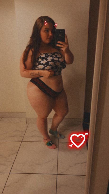 Naakte gelekte OnlyFans-foto van Lexi Hedgepath