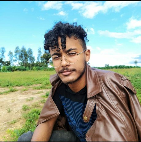 Naakte gelekte OnlyFans-foto van Levy Atreus