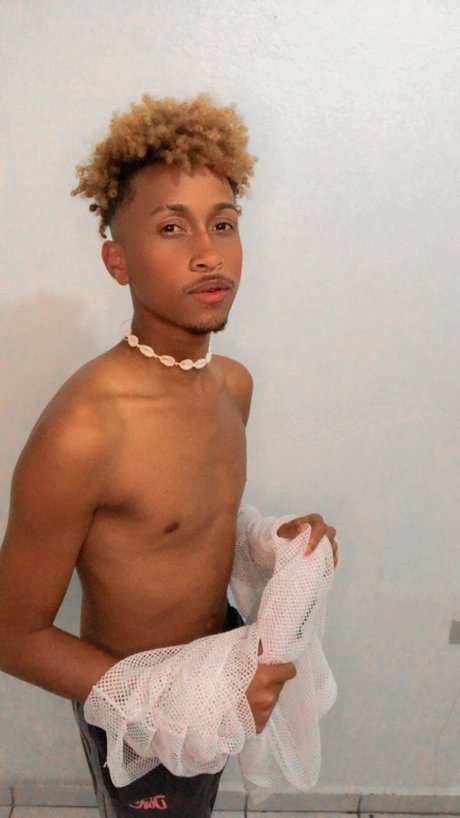 Naakte gelekte OnlyFans-foto van Leonardo Felix