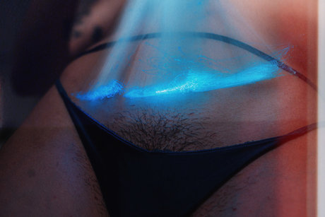 Naakte gelekte OnlyFans-foto van Eli