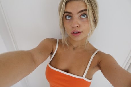 Naakte gelekte OnlyFans-foto van Lemon B 