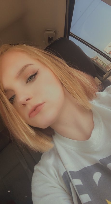 Naakte gelekte OnlyFans-foto van Hannah