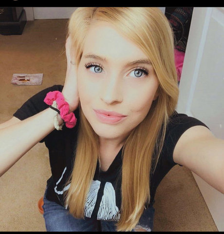 Naakte gelekte OnlyFans-foto van Leia Laughs