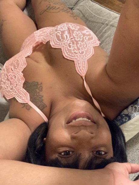 Naakte gelekte OnlyFans-foto van Mslegend