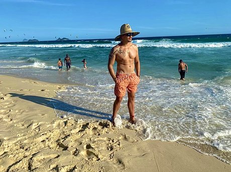 Naakte gelekte OnlyFans-foto van Leandro