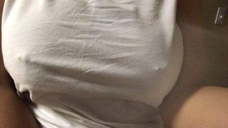 Naakte gelekte OnlyFans-foto van Laylay