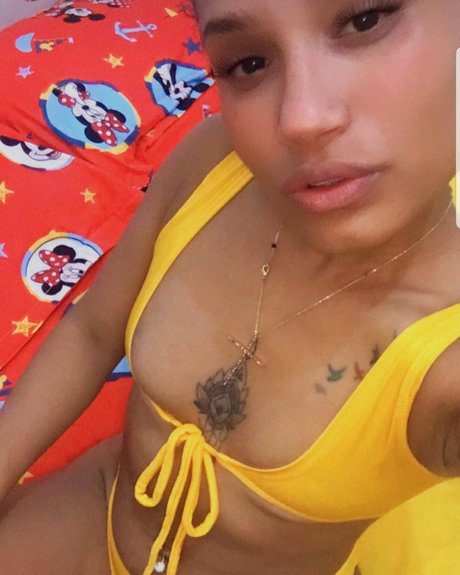 Naakte gelekte OnlyFans-foto van La Virgen
