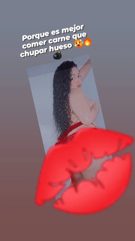 Naakte gelekte OnlyFans-foto van Geraldines Valdiviezo