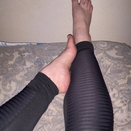 Naakte gelekte OnlyFans-foto van Amy J