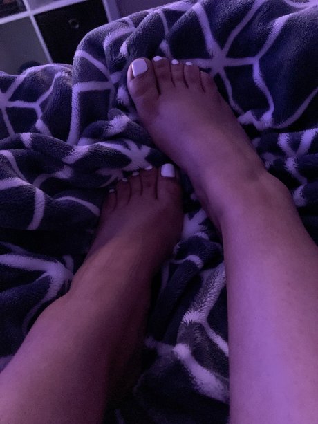 Naakte gelekte OnlyFans-foto van Lg