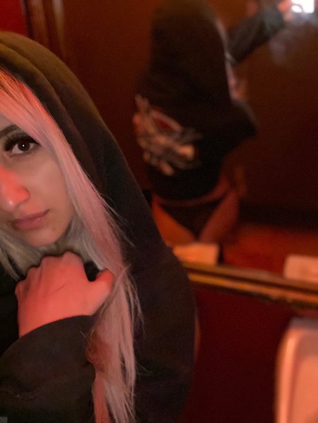 Naakte gelekte OnlyFans-foto van Babyday