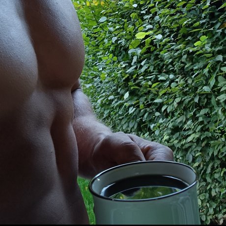 Naakte gelekte OnlyFans-foto van Littleabart