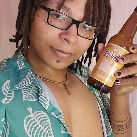 Naakte gelekte OnlyFans-foto van Alvin Engerwolf