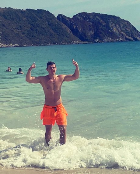 Naakte gelekte OnlyFans-foto van Lio