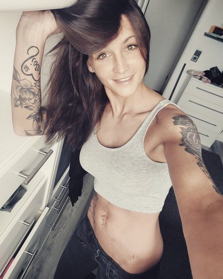 Naakte gelekte OnlyFans-foto van Lea