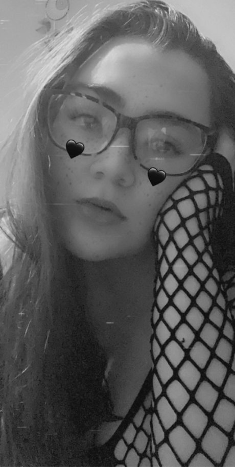 Naakte gelekte OnlyFans-foto van Lily Rae