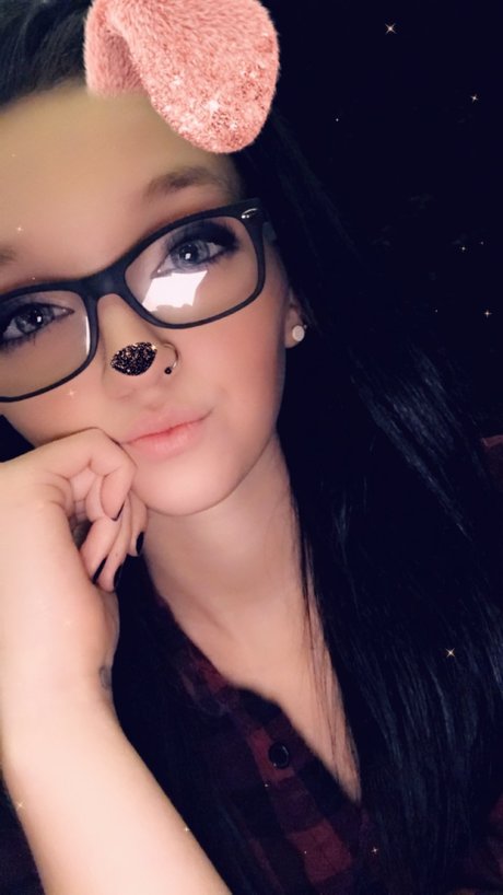 Naakte gelekte OnlyFans-foto van Momma Leo 