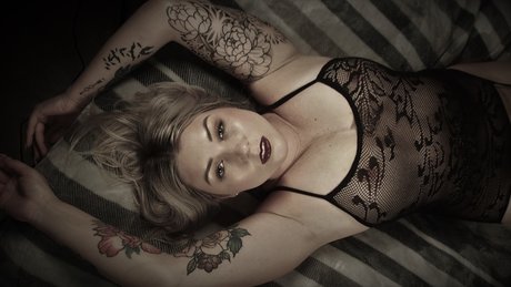 Naakte gelekte OnlyFans-foto van Lil Miss Muffett