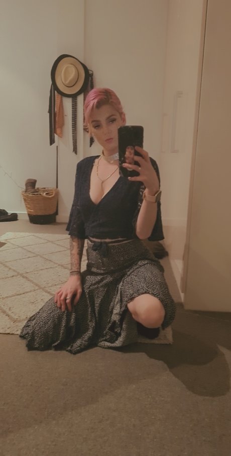 Naakte gelekte OnlyFans-foto van Jemjam