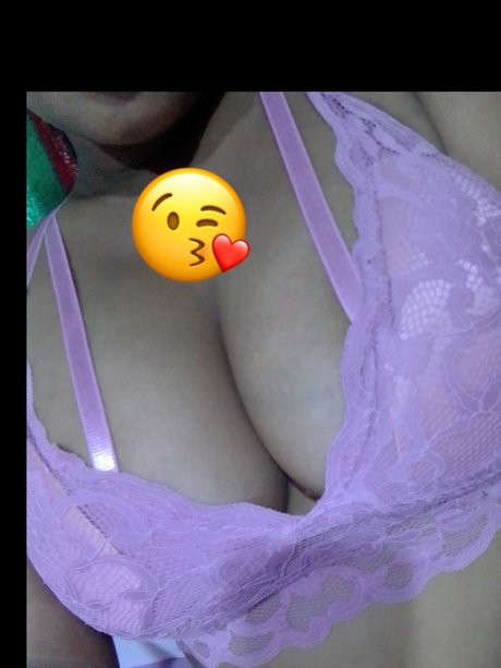 Naakte gelekte OnlyFans-foto van Aqu Puedes Ver Y Divertirte Conmigo 
