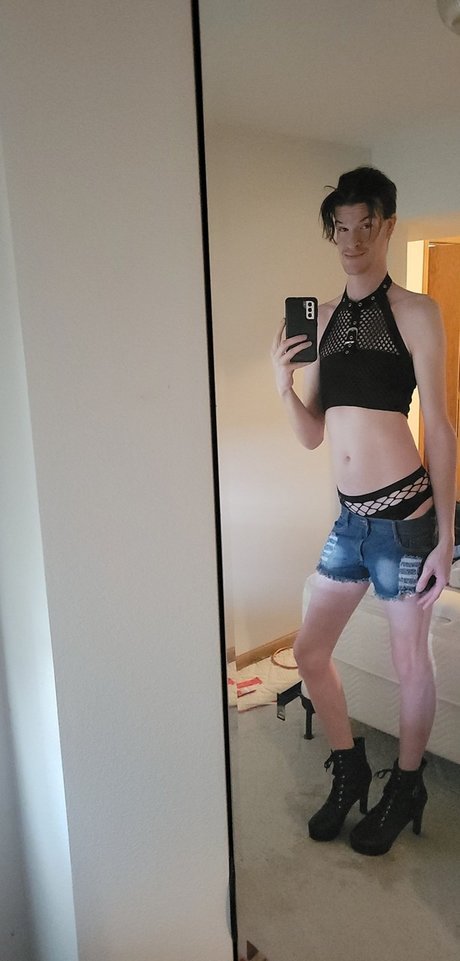Naakte gelekte OnlyFans-foto van Tay