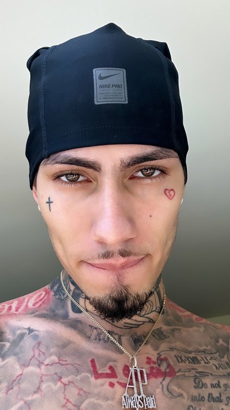 Naakte gelekte OnlyFans-foto van Lil2oz