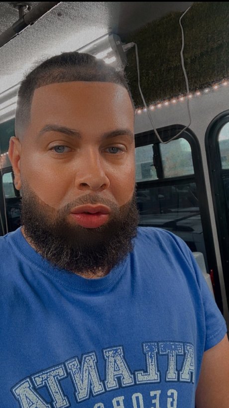 Naakte gelekte OnlyFans-foto van Lightskinjay