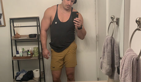 Naakte gelekte OnlyFans-foto van Liftr248