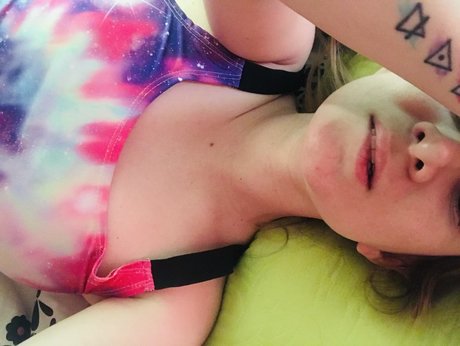 Naakte gelekte OnlyFans-foto van Lady Wonderland