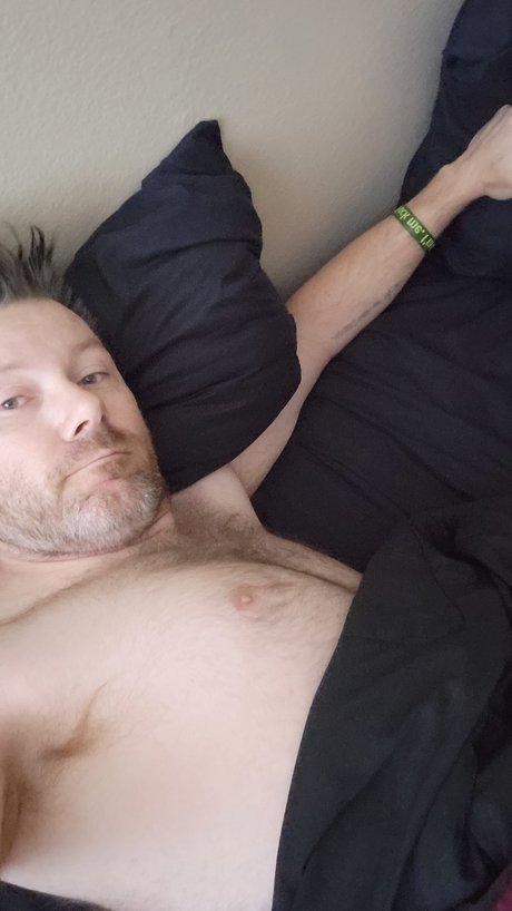 Naakte gelekte OnlyFans-foto van Lrdnibbler