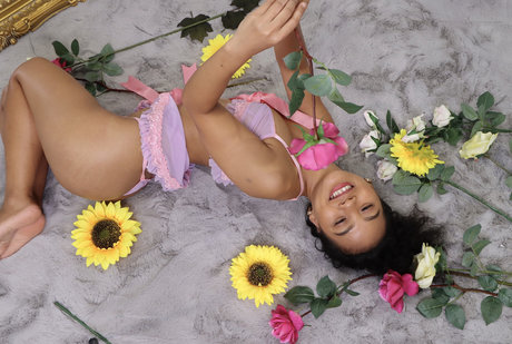 Naakte gelekte OnlyFans-foto van Peachy