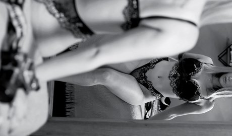 Naakte gelekte OnlyFans-foto van Louise
