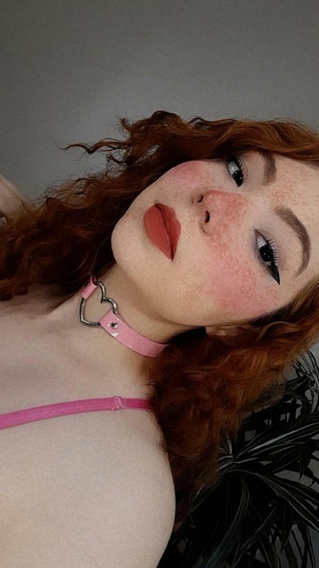 Naakte gelekte OnlyFans-foto van Louise