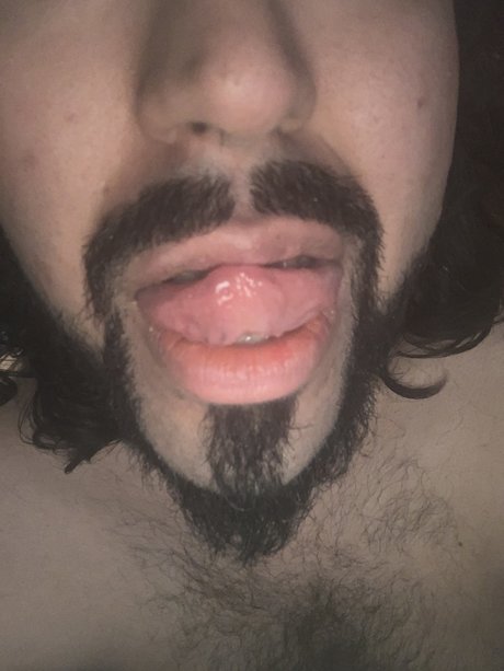Naakte gelekte OnlyFans-foto van Callmepapi1995