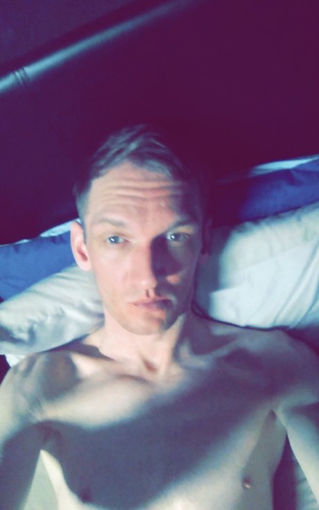 Naakte gelekte OnlyFans-foto van Lordtopper