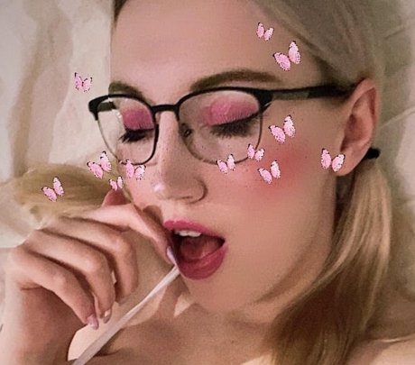 Naakte gelekte OnlyFans-foto van Anastasia