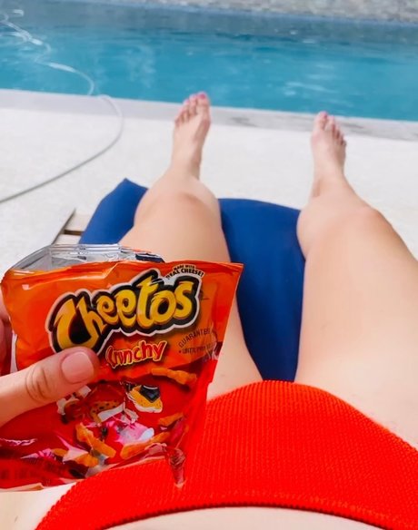 Naakte gelekte OnlyFans-foto van Longlegshautefeet