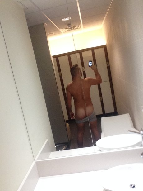Naakte gelekte OnlyFans-foto van Londonlad