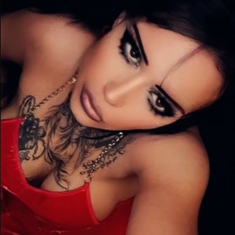 Naakte gelekte OnlyFans-foto van Loislustvip