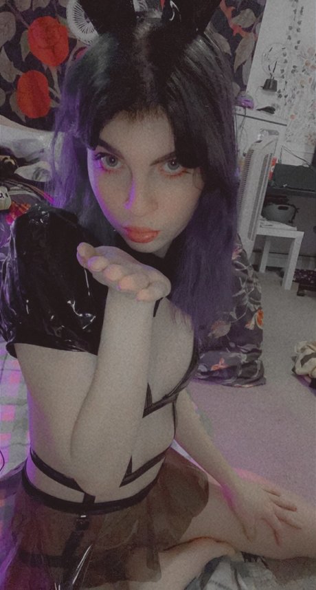 Naakte gelekte OnlyFans-foto van Lizzi