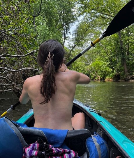Naakte gelekte OnlyFans-foto van Liv