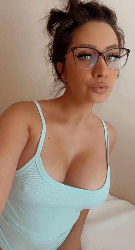 Naakte gelekte OnlyFans-foto van Maddiiex
