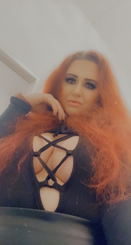 Naakte gelekte OnlyFans-foto van Madamemelanie