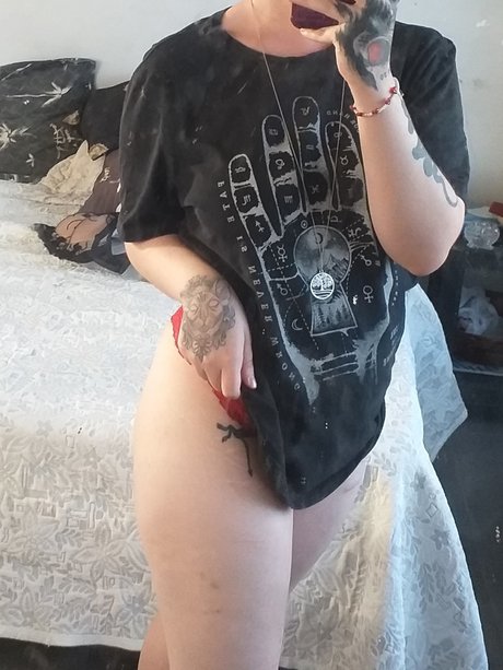 Naakte gelekte OnlyFans-foto van Mari