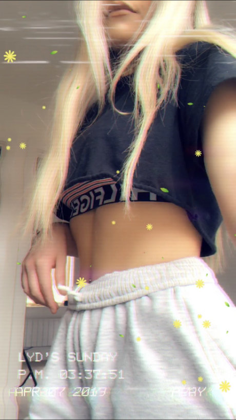 Naakte gelekte OnlyFans-foto van Lydia Hodgson