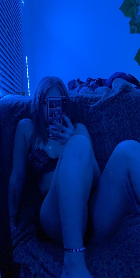 Naakte gelekte OnlyFans-foto van Luxe